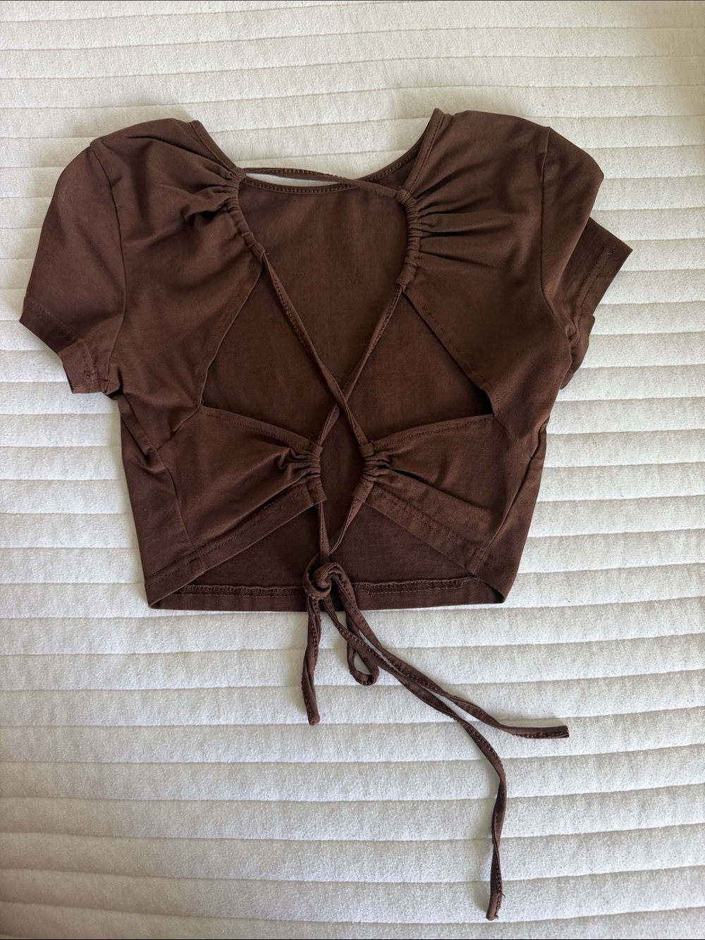 Open back brown cropped tee